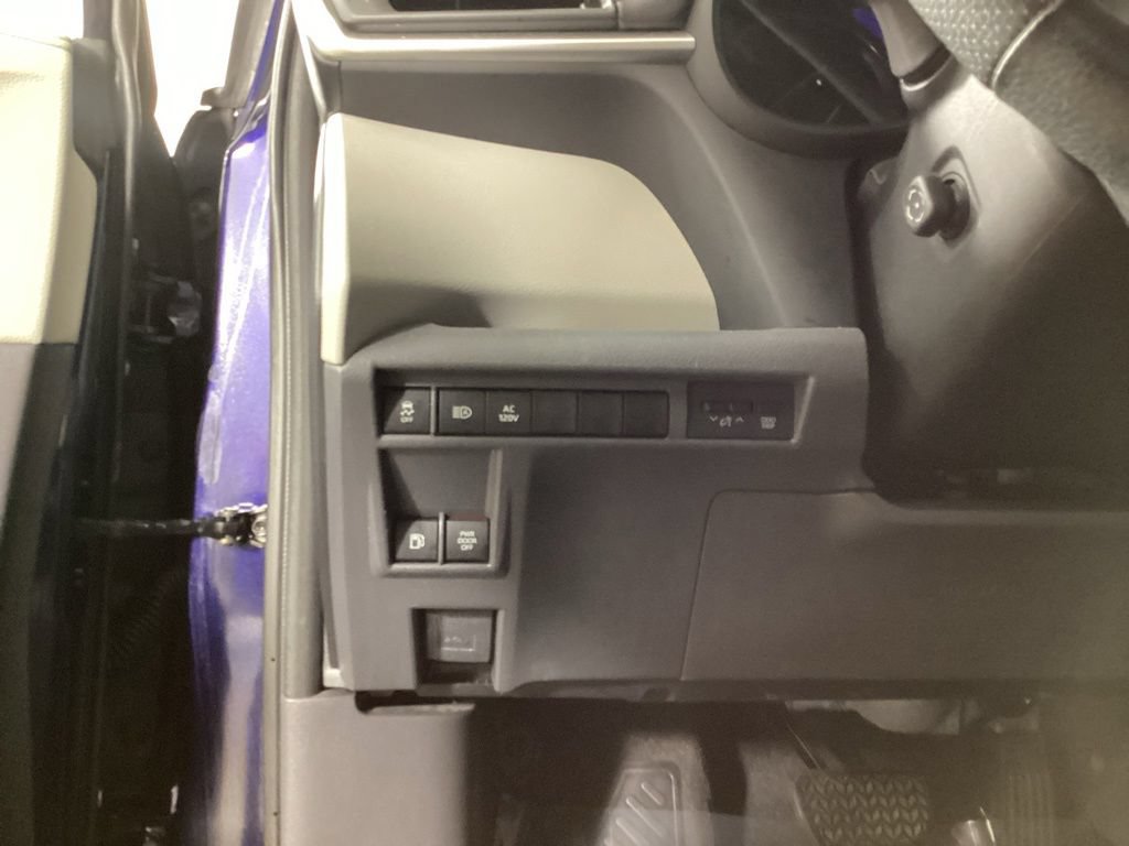 Used 2021 Toyota Sienna Limited FWD image 14