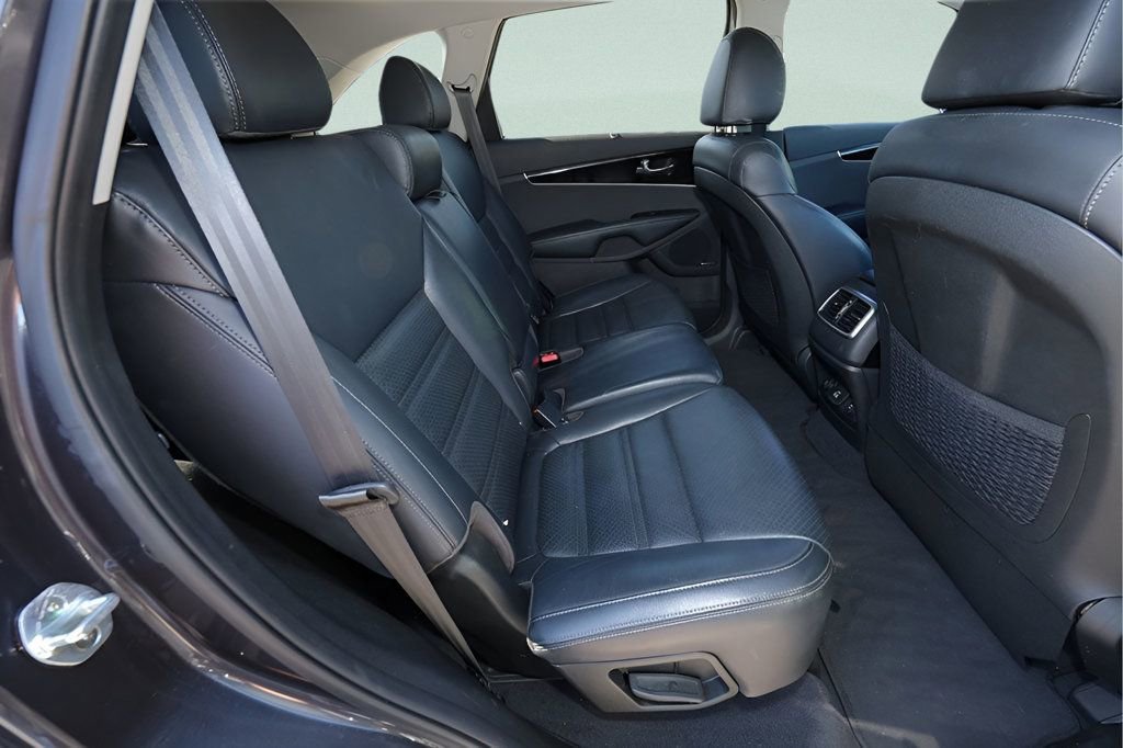 Used 2019 Kia Sorento EX w/ EX Touring Package image 14