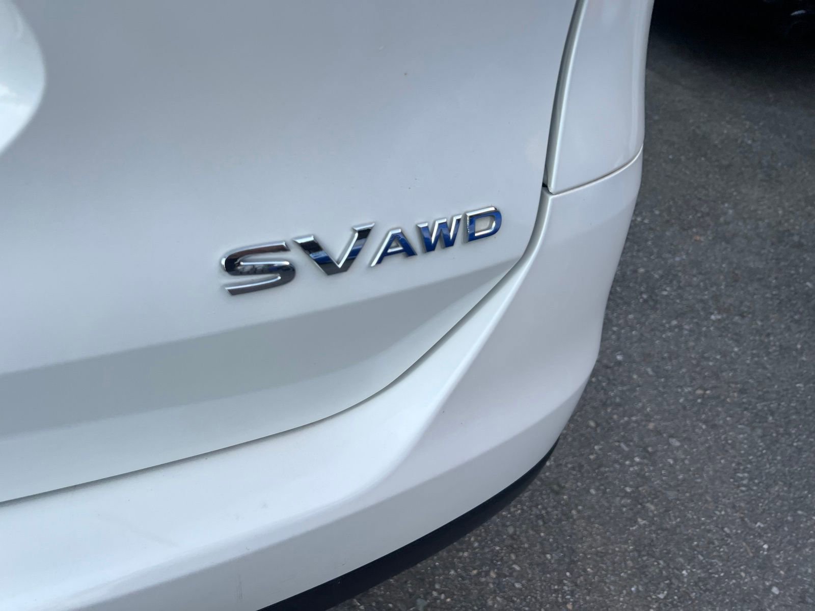 Used 2015 Nissan Rogue SV w/ SV Moonroof Package image 9