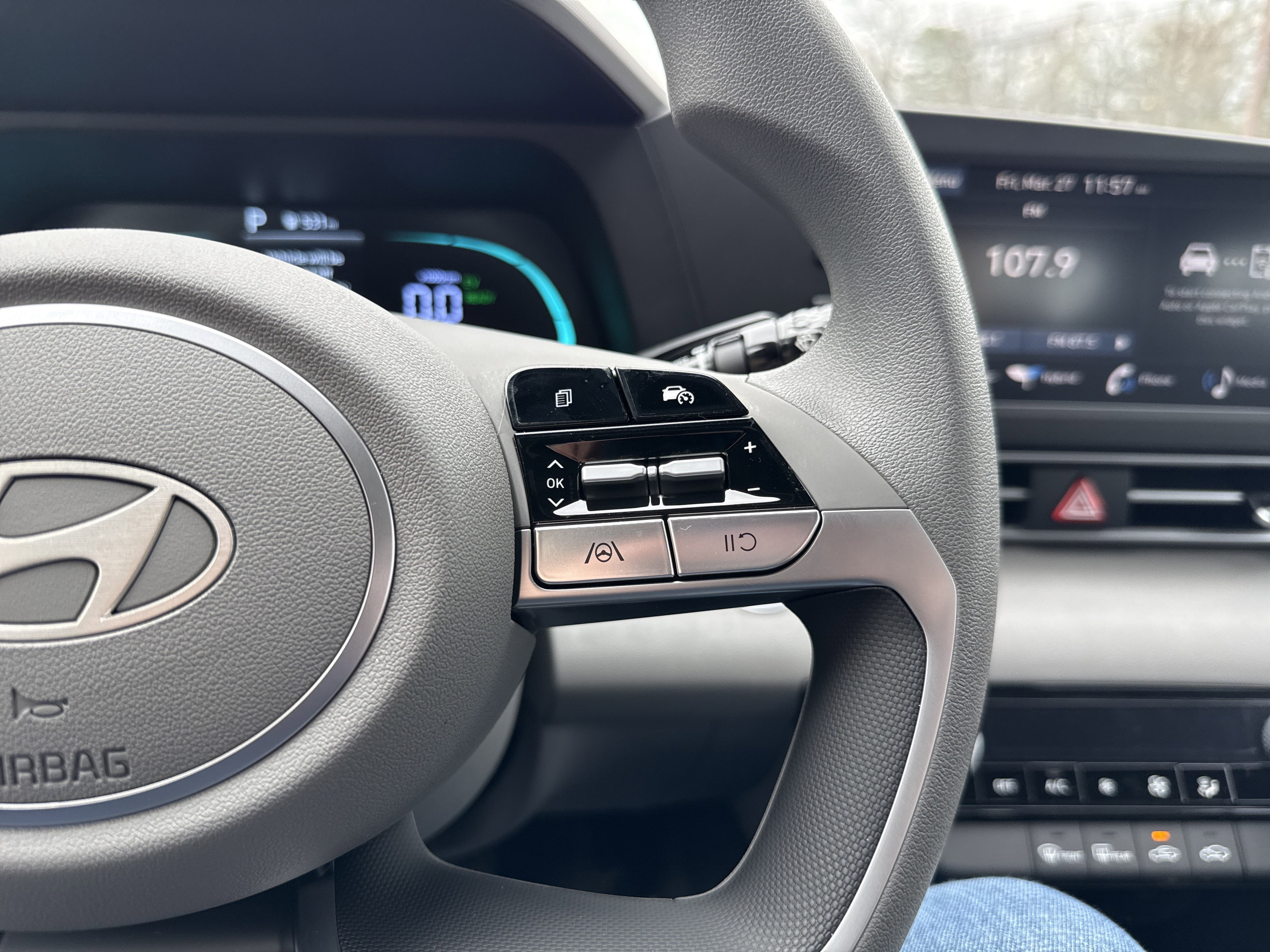 New 2026 Hyundai Elantra Blue video 3