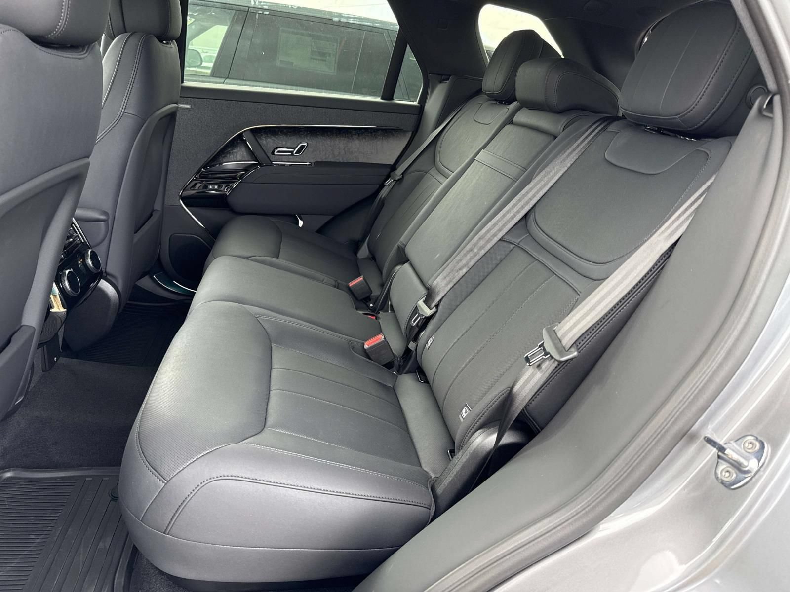 New 2025 Land Rover Range Rover Sport Dynamic SE AWD/4WD image 7
