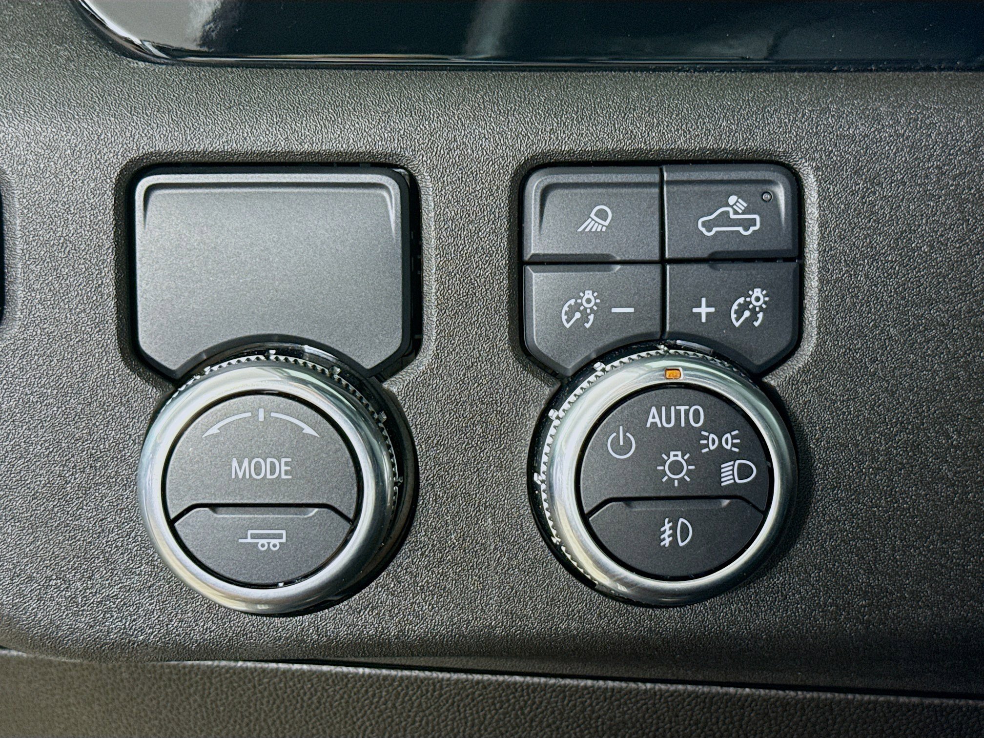 Used 2025 GMC Sierra 1500 SLT image 9