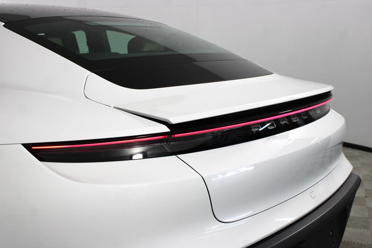 Used 2022 Porsche Taycan image 47
