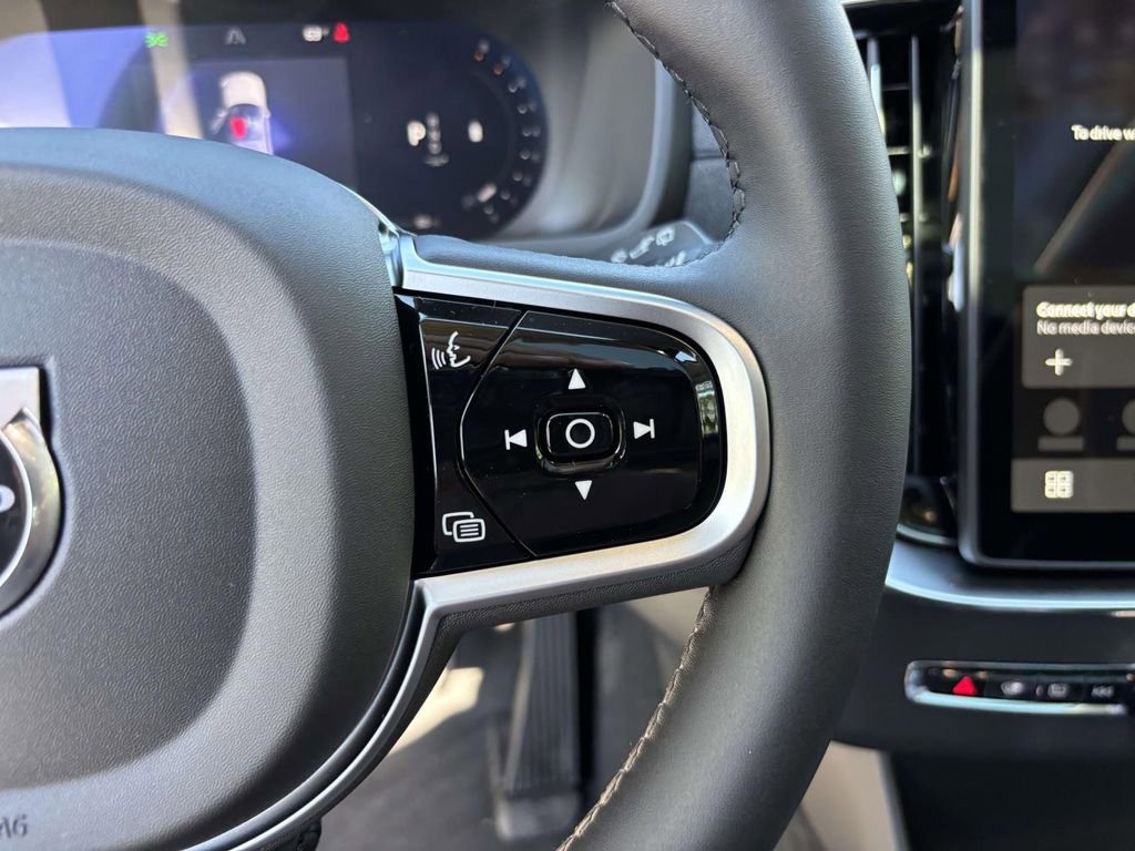 New 2026 Volvo XC90 B6 Plus w/ Protection Package Premier image 19