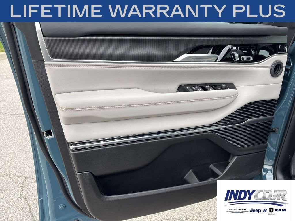 New 2026 Jeep Grand Wagoneer Summit AWD/4WD image 8