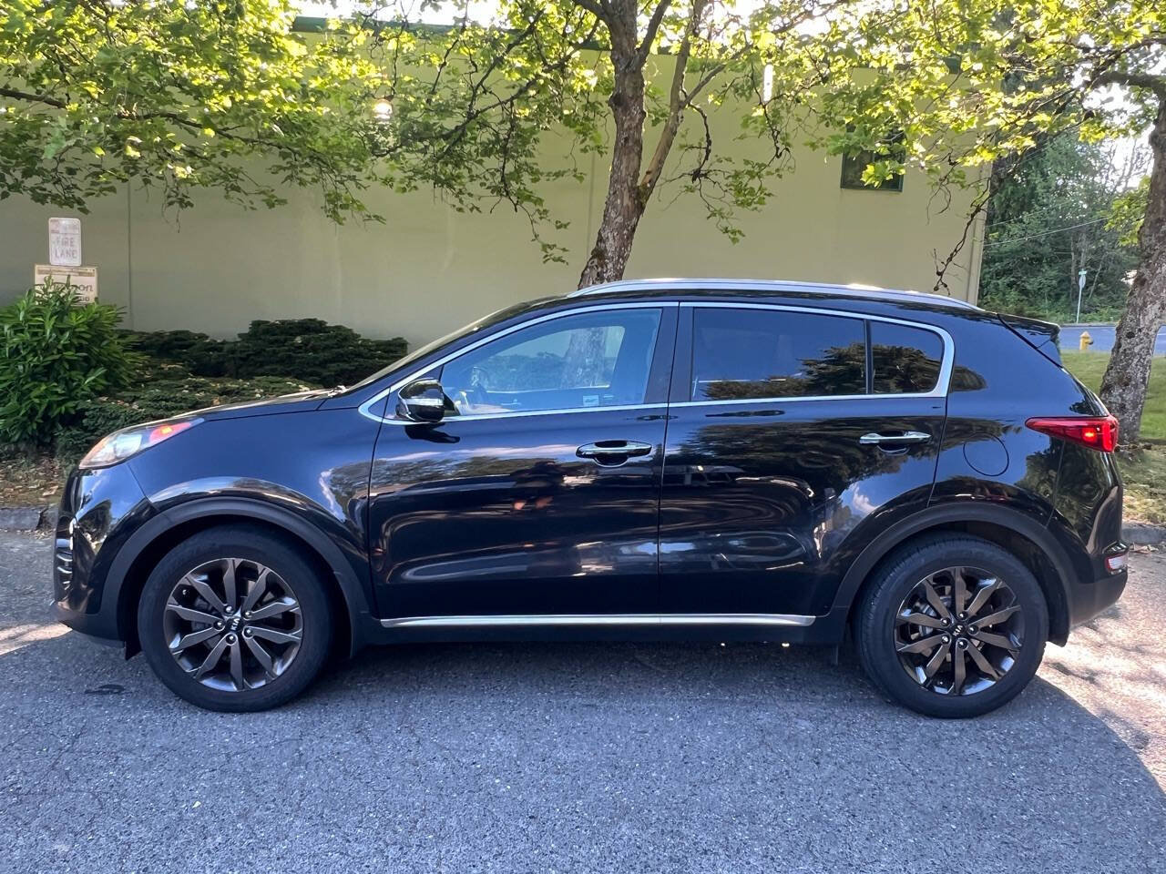 Used 2019 Kia Sportage EX w/ EX Sport Appearance Package FWD image 2