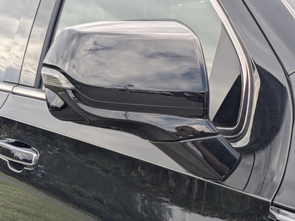 Used 2023 GMC Yukon Denali Ultimate w/ LPO, Floor Liner Package AWD/4WD image 13