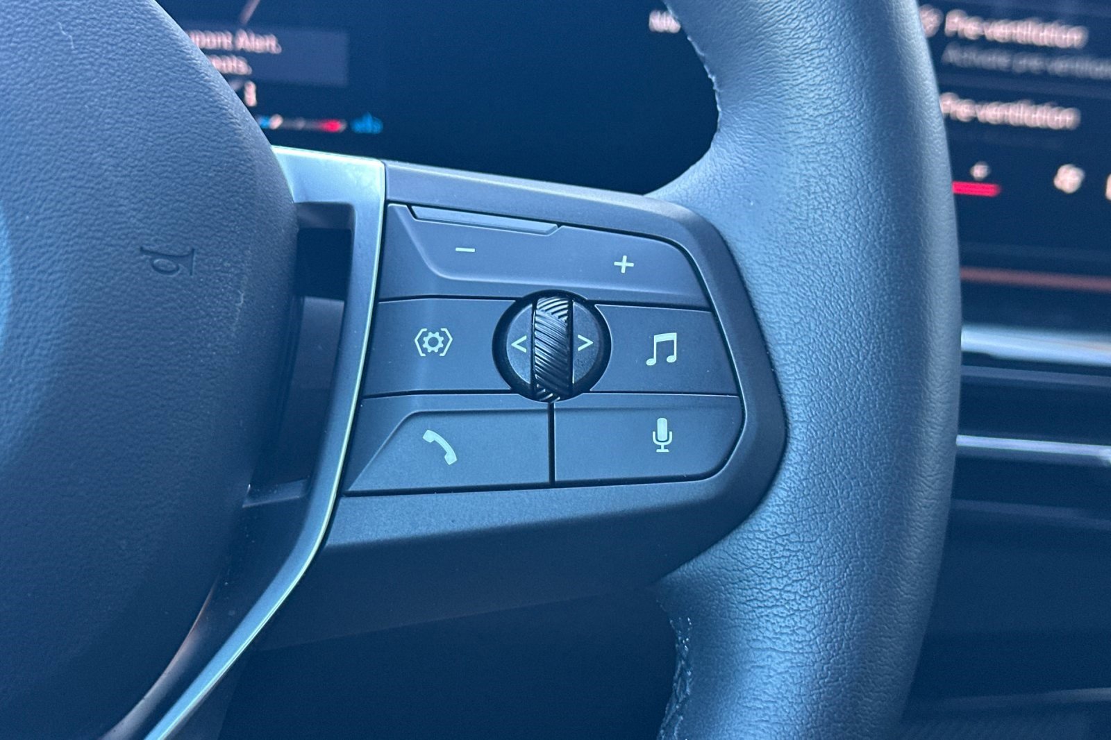 Used 2025 BMW X1 xDrive28i w/ Technology Package image 32