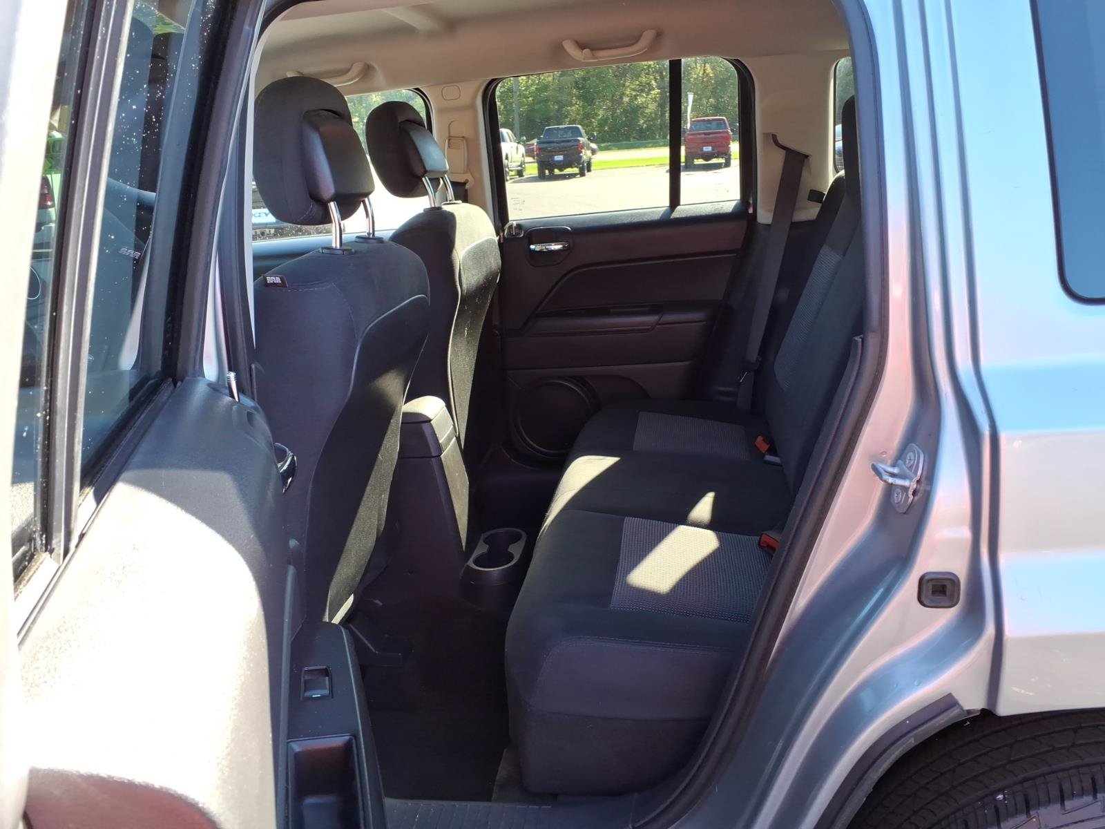 Used 2015 Jeep Patriot Sport w/ Power Value Group AWD/4WD image 27