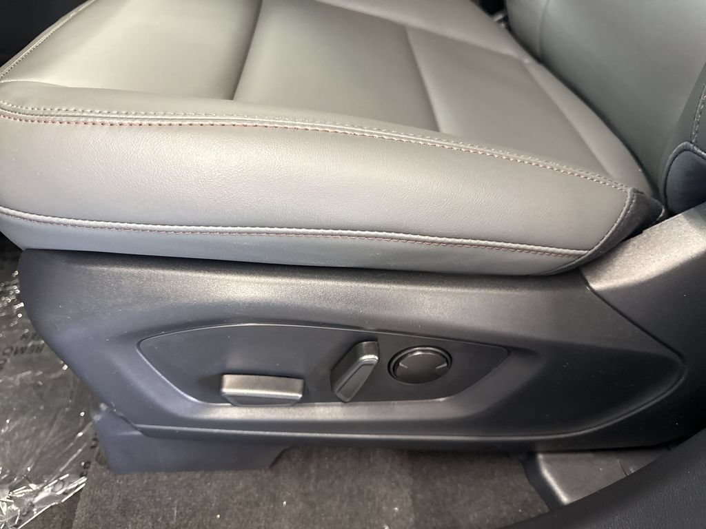 New 2026 Ford Explorer Active w/ Active Comfort Package AWD/4WD image 14