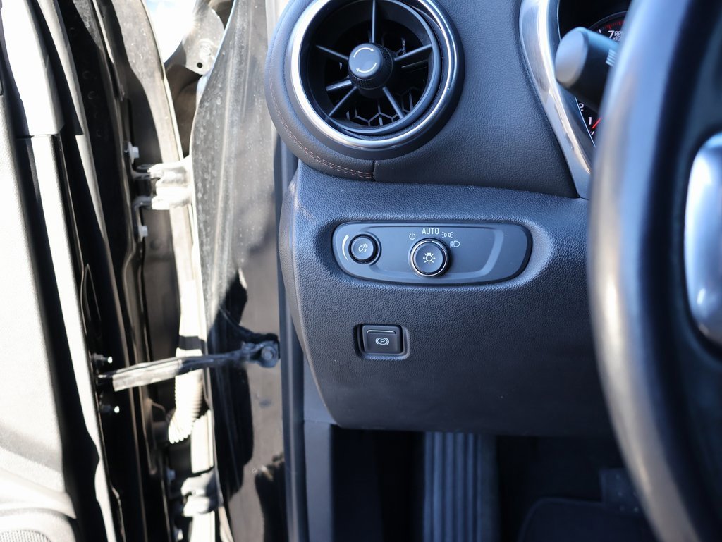 Used 2020 Chevrolet Blazer Premier w/ LPO, Black Grille Bar Package image 30