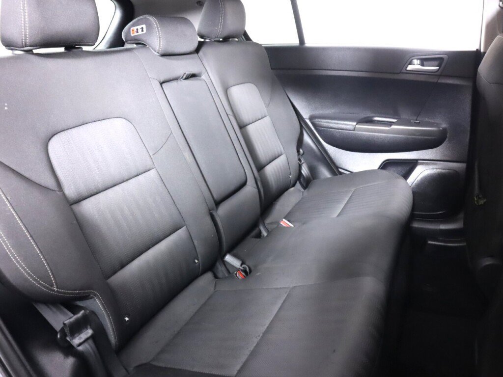 Used 2017 Kia Sportage LX image 32