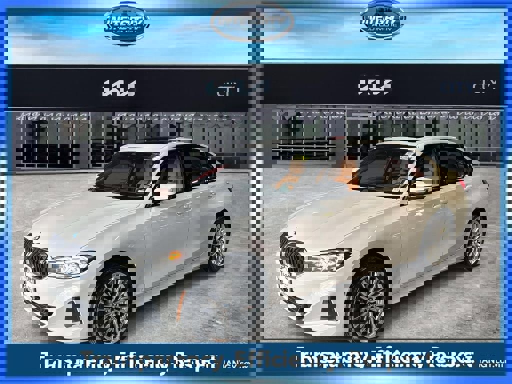 Used 2023 BMW 330i xDrive Sedan w/ Premium Package image 4