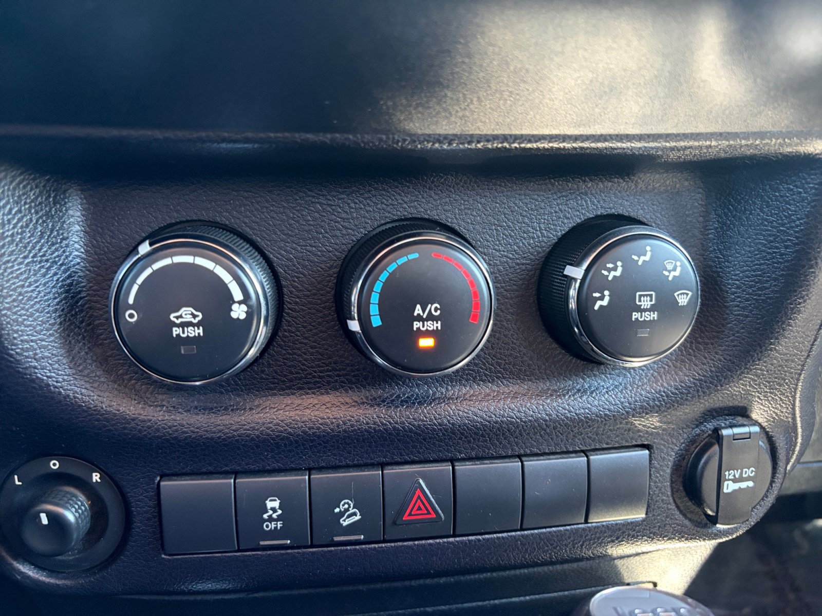 Used 2014 Jeep Wrangler Sport w/ Quick Order Package 24S AWD/4WD image 24