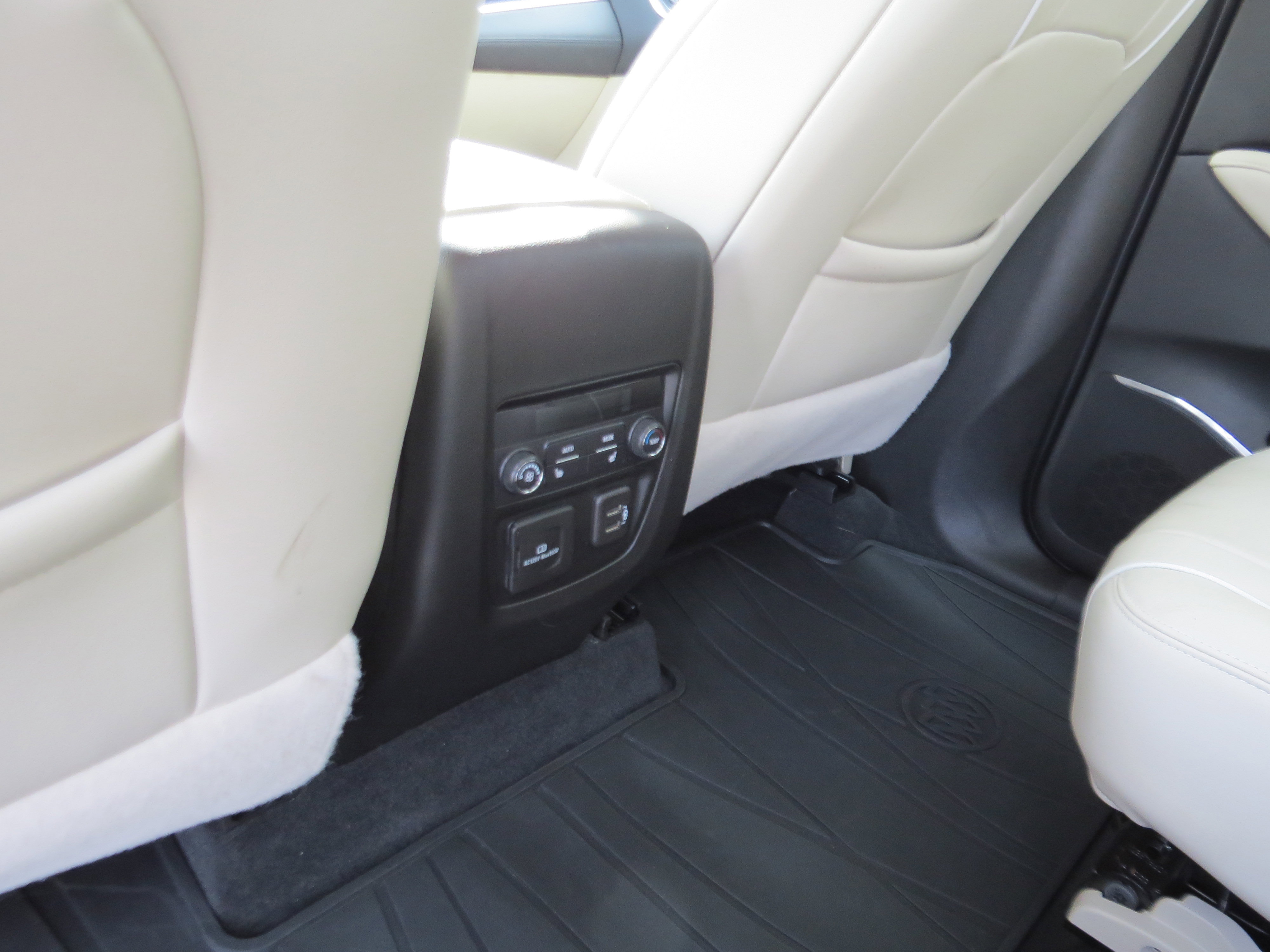 Used 2024 Buick Enclave Avenir w/ Trailering Package, 5000 lbs. image 15