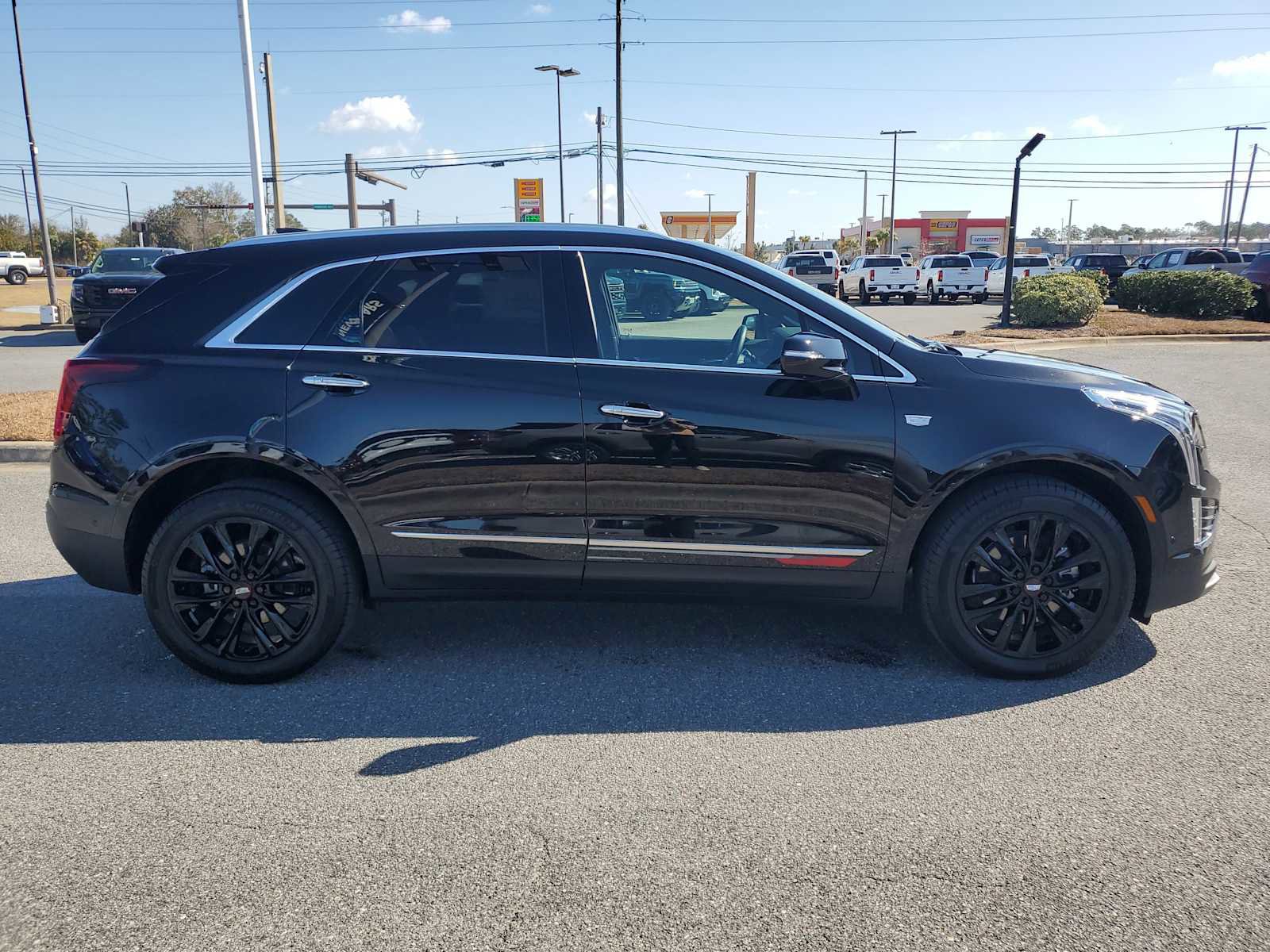 New 2025 Cadillac XT5 Premium Luxury w/ LPO, Red Accent Package FWD image 7