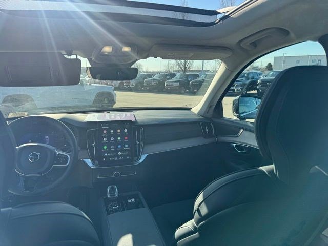 Used 2025 Volvo XC90 B6 Plus image 19