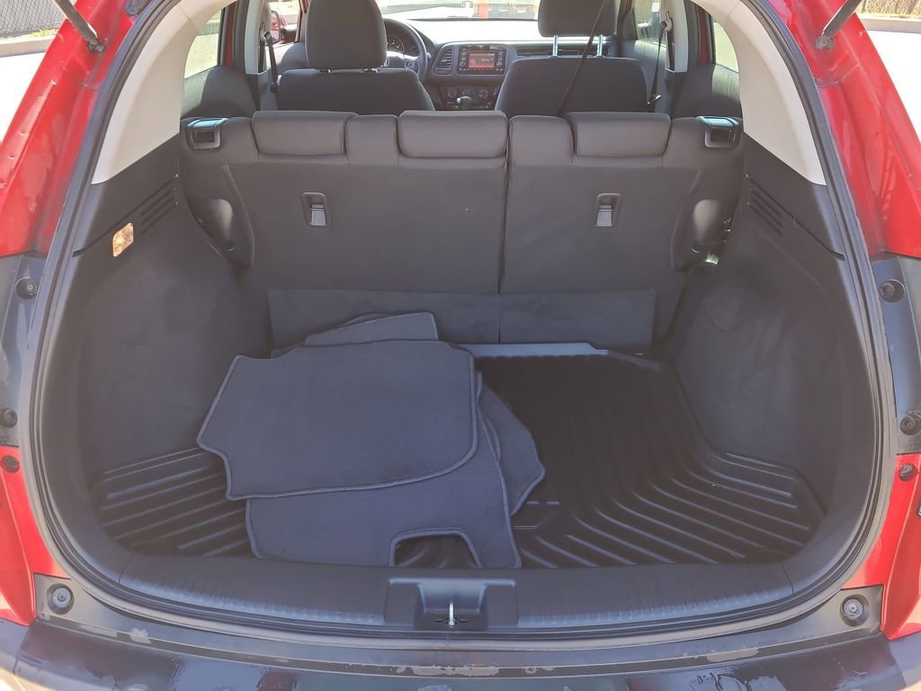 Used 2017 Honda HR-V LX image 7