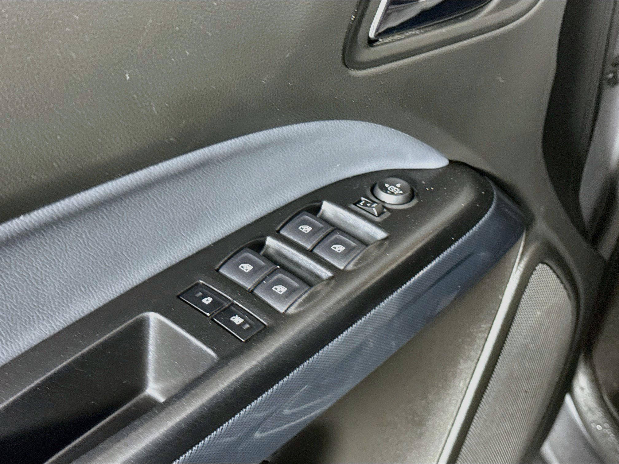Used 2021 Chevrolet Colorado Z71 w/ Safety Package AWD/4WD image 15