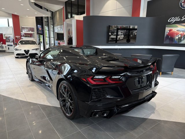 Used 2023 Chevrolet Corvette Stingray Premium Conv w/ Z51 Performance Package RWD image 6