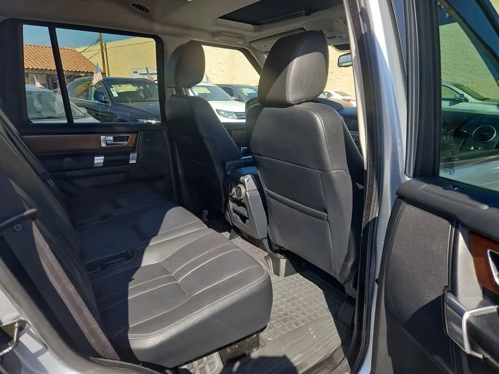 Used 2016 Land Rover LR4 HSE Silver Edition image 19