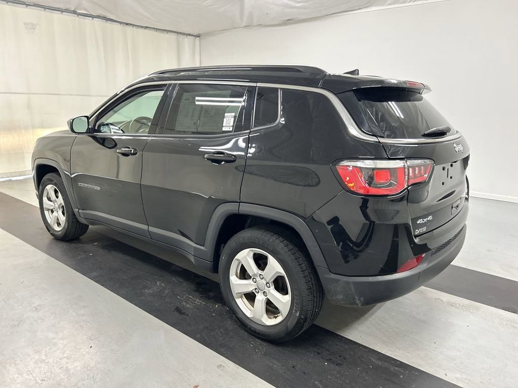 Used 2019 Jeep Compass Latitude w/ Cold Weather Group AWD/4WD image 7
