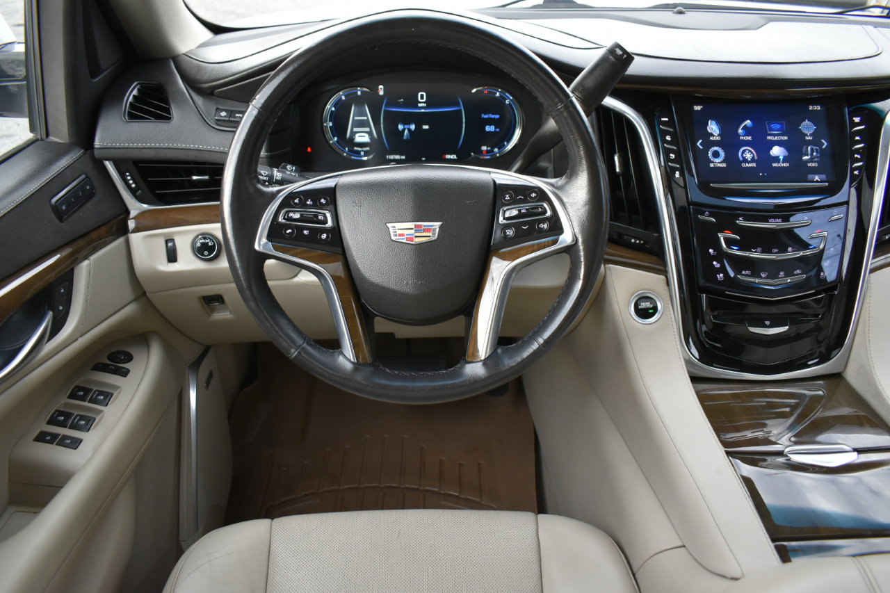 Used 2020 Cadillac Escalade ESV Premium Luxury image 12