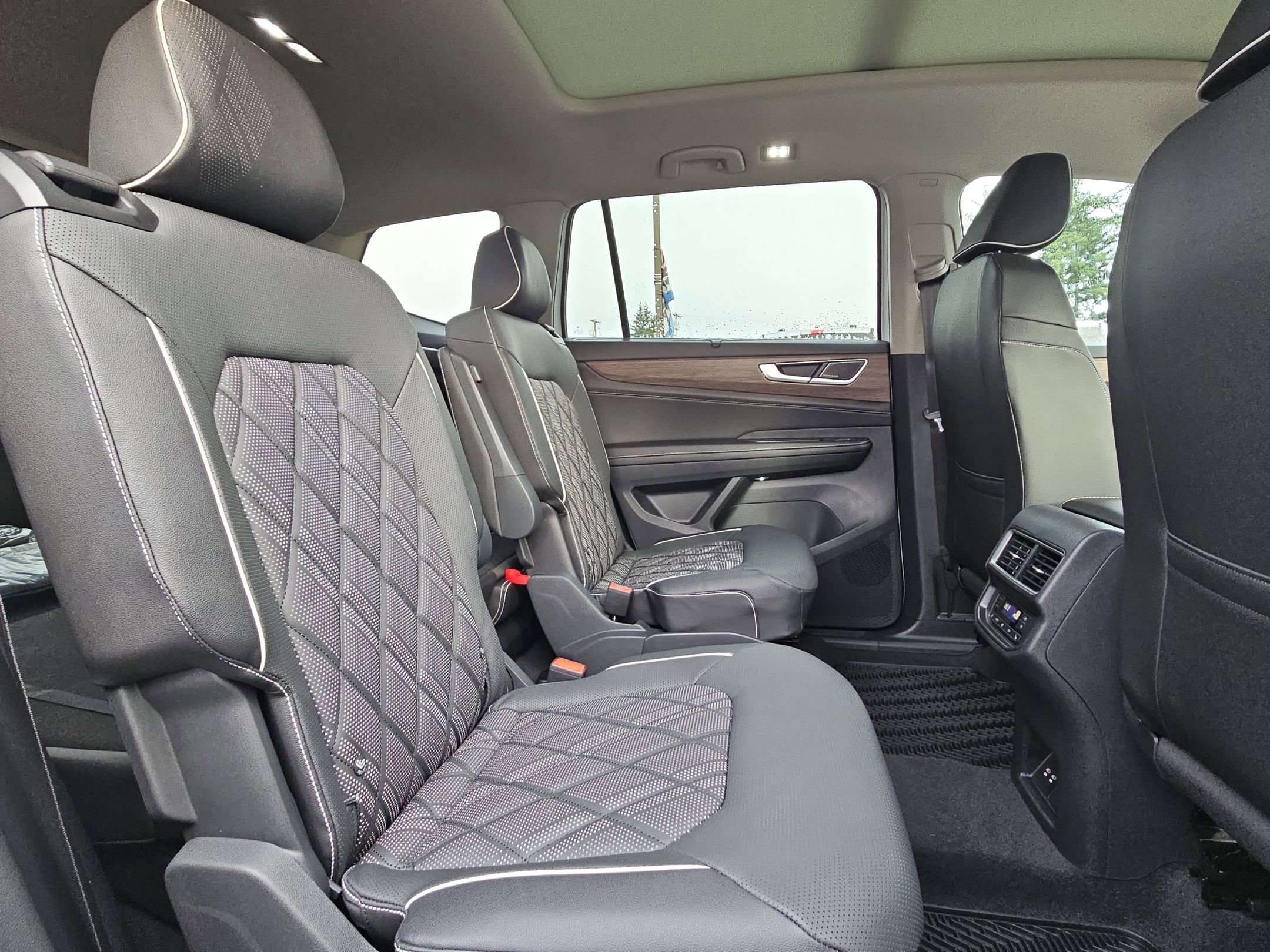 New 2026 Volkswagen Atlas SEL Premium R-Line image 29