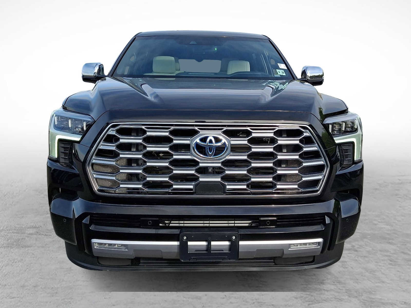 Used 2023 Toyota Sequoia Capstone AWD/4WD image 2