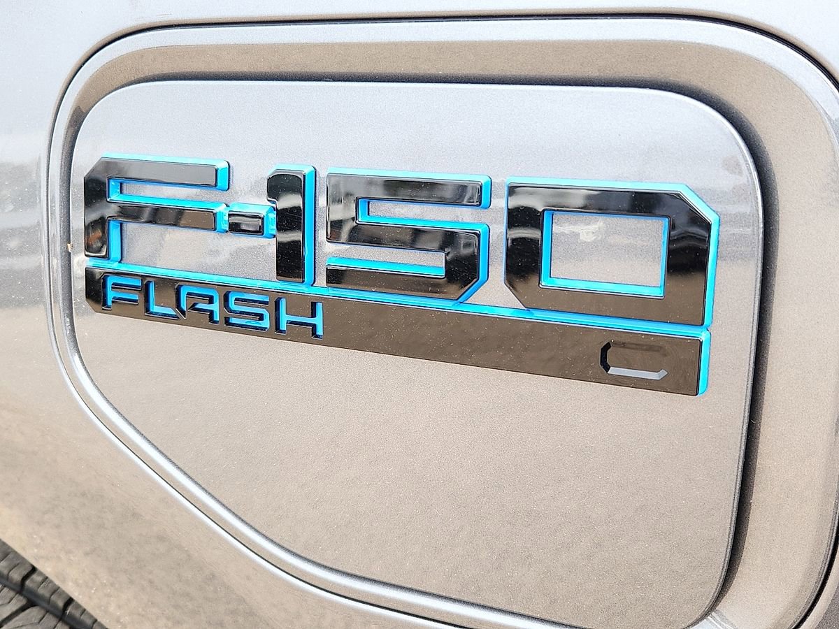 New 2025 Ford F150 Lightning Flash AWD/4WD image 7