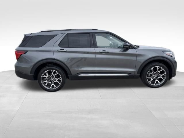 Used 2025 Ford Explorer Platinum w/ Ultimate Package AWD/4WD image 6