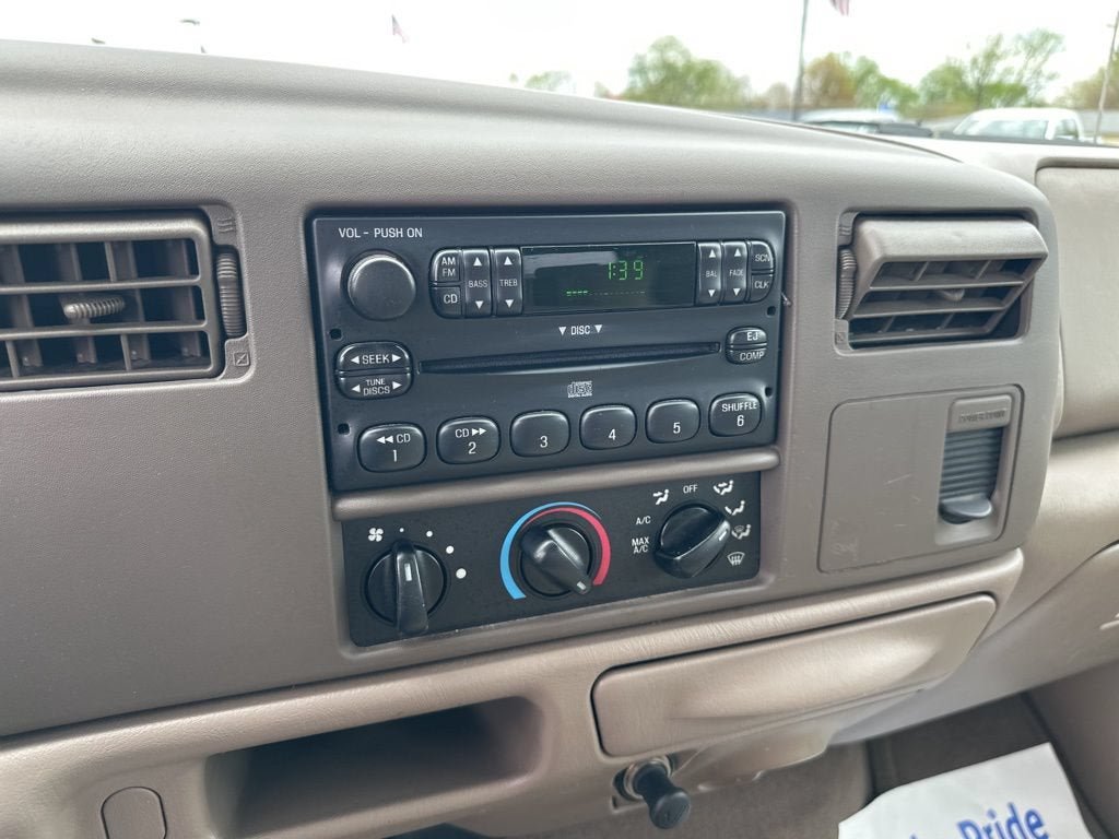 Used 2004 Ford F250 XLT RWD image 2