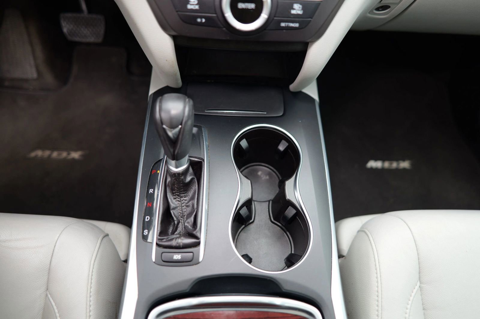 Used 2015 Acura MDX SH-AWD image 25