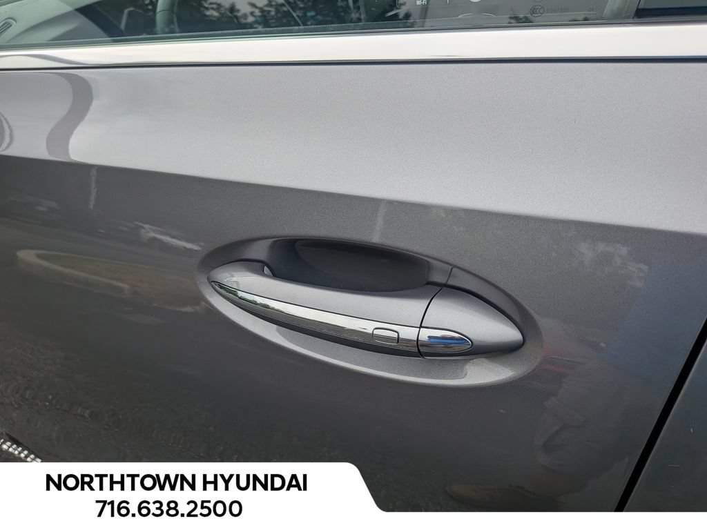 Used 2021 Buick Envision Avenir AWD/4WD image 43