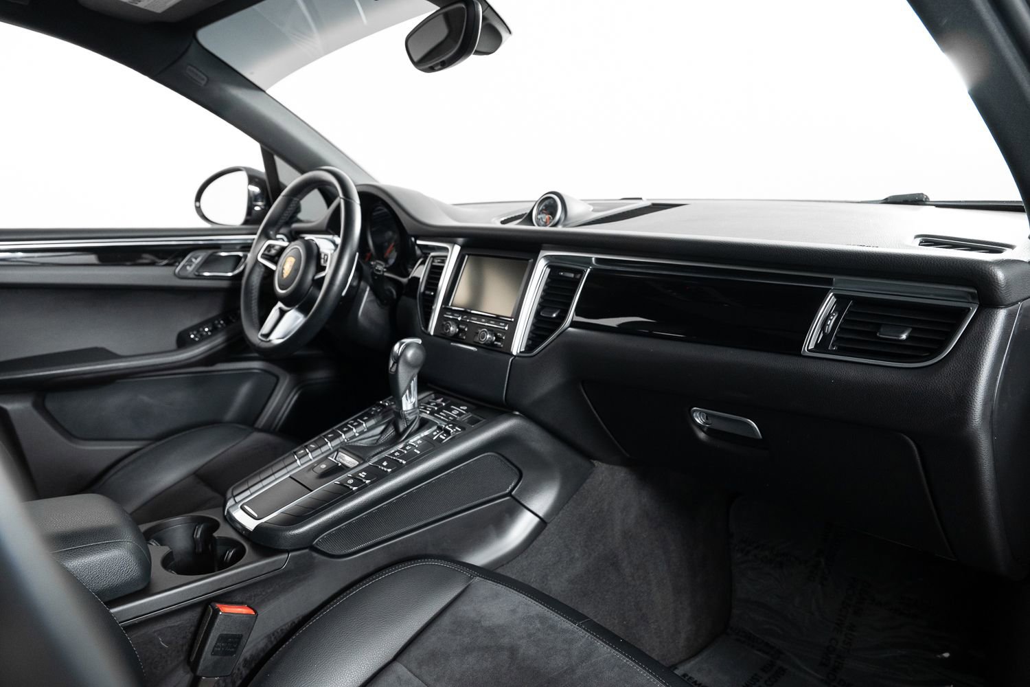 Used 2016 Porsche Macan S image 26