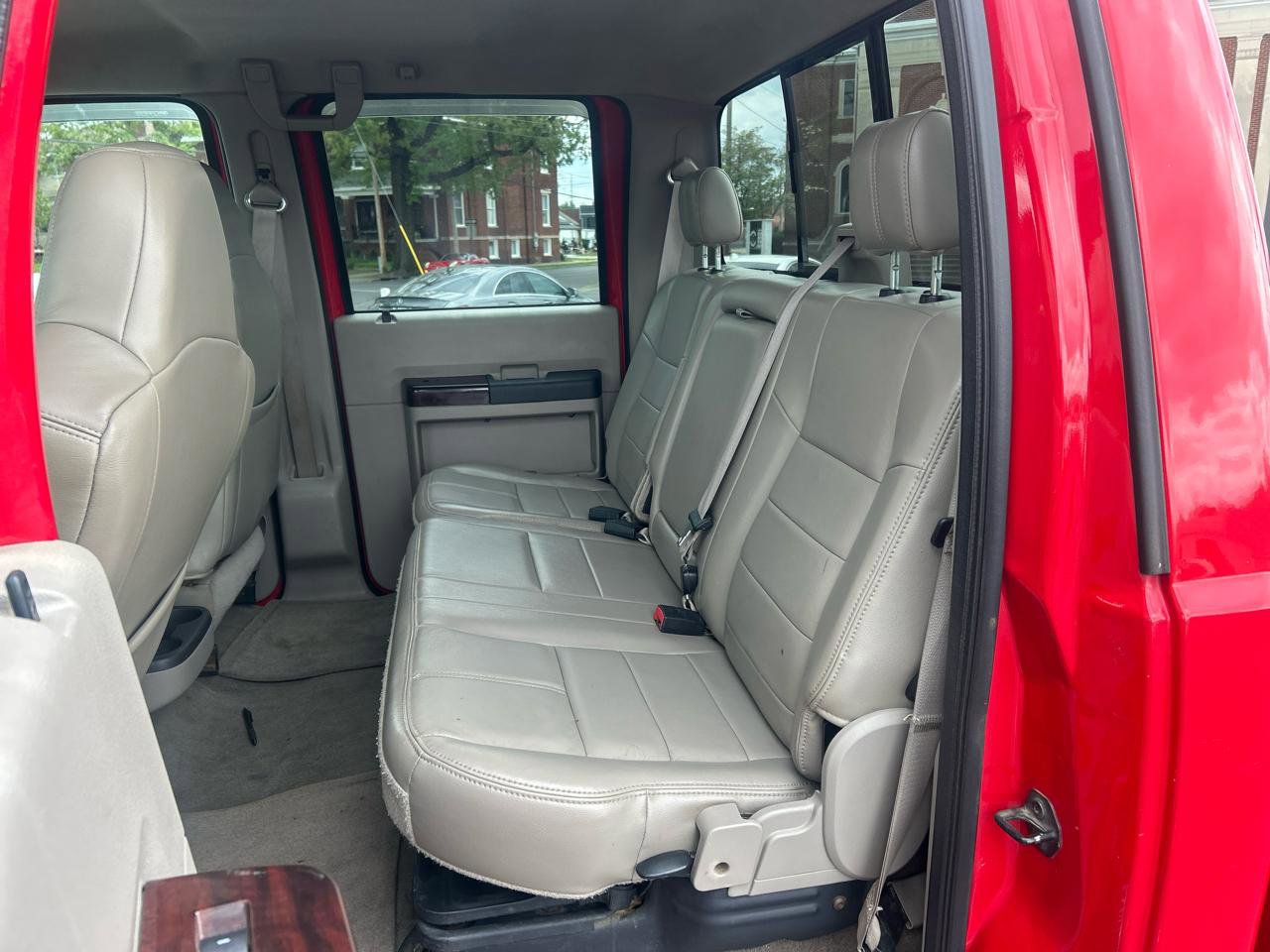 Used 2010 Ford F250 Lariat image 13