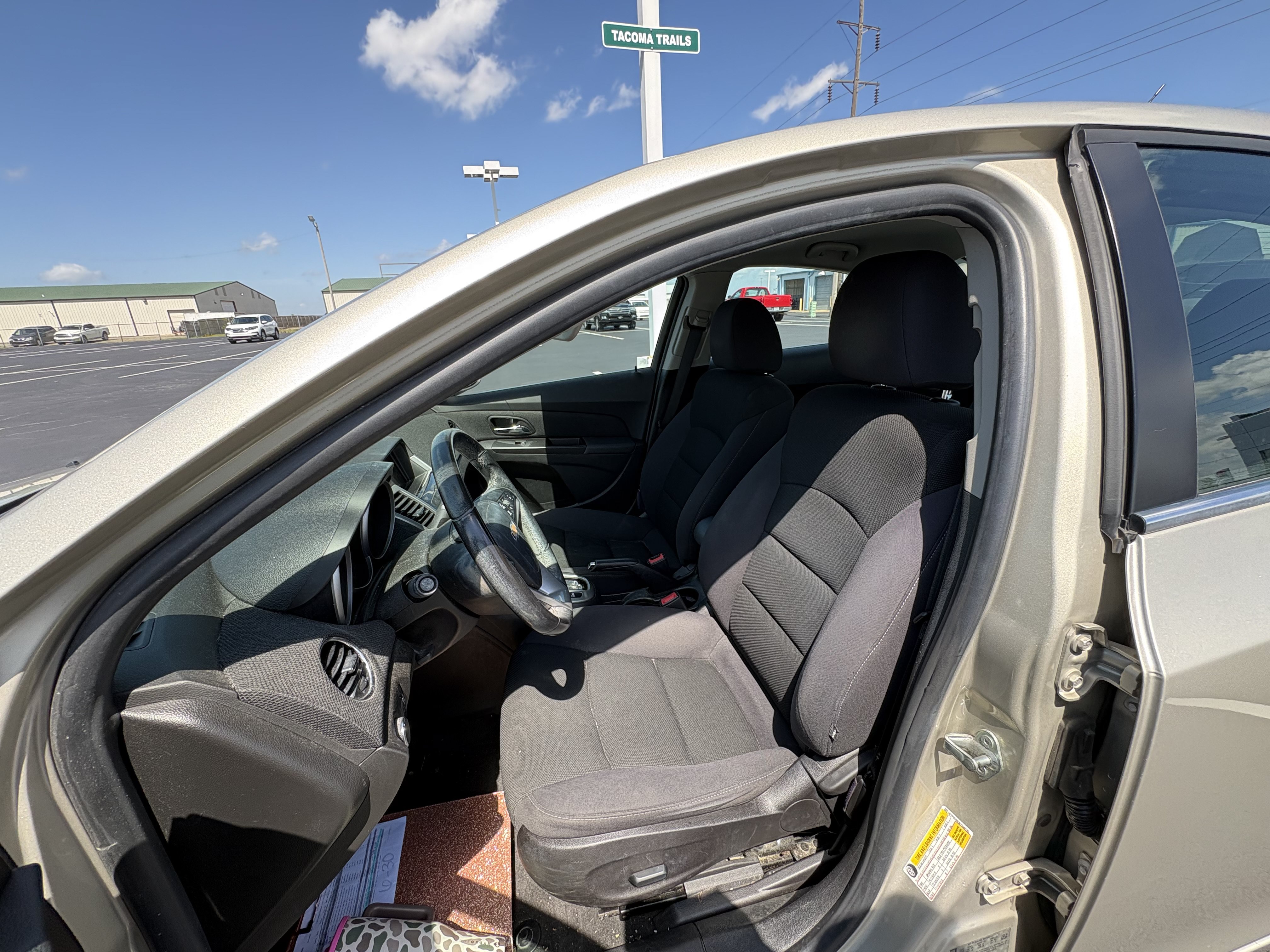 Used 2014 Chevrolet Cruze LT w/ Enhanced Safety Package FWD image 7