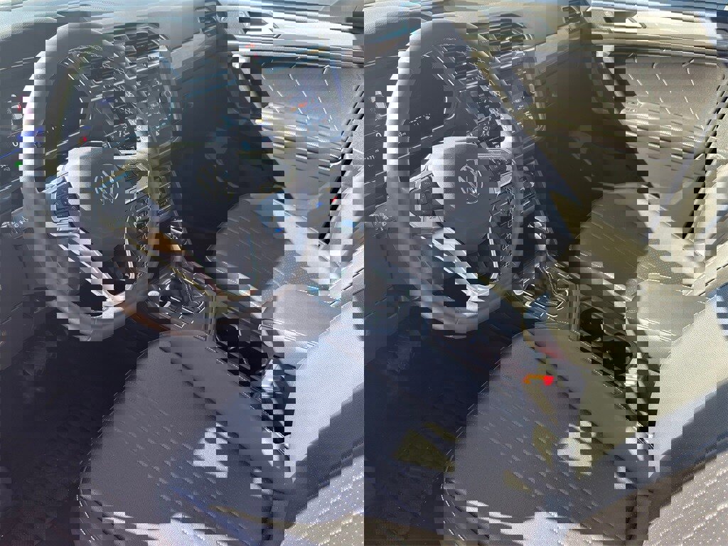 New 2024 Volkswagen Tiguan SE image 9