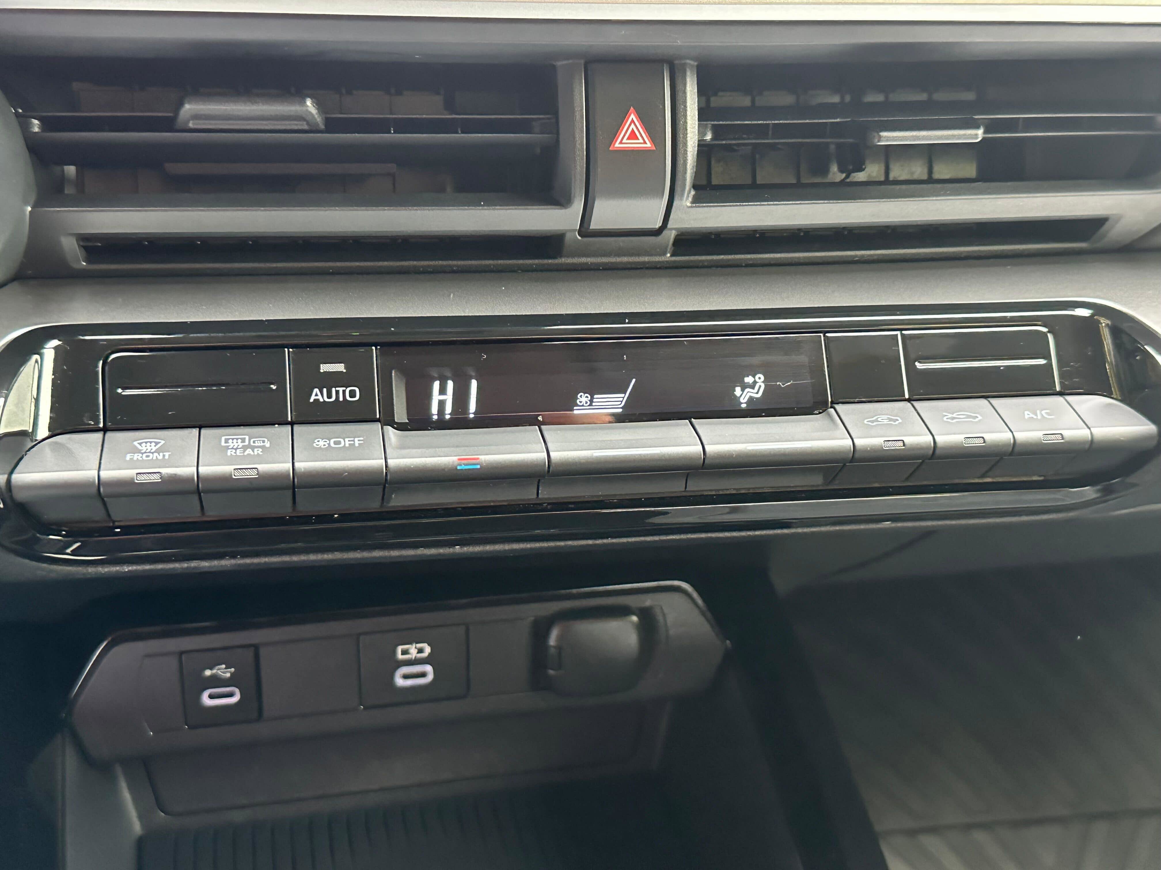 Used 2023 Toyota Prius LE image 25