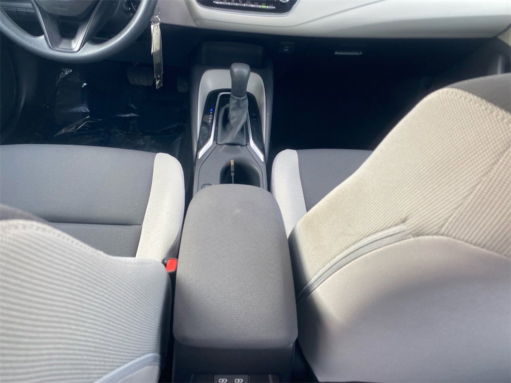 Used 2025 Toyota Corolla LE image 11