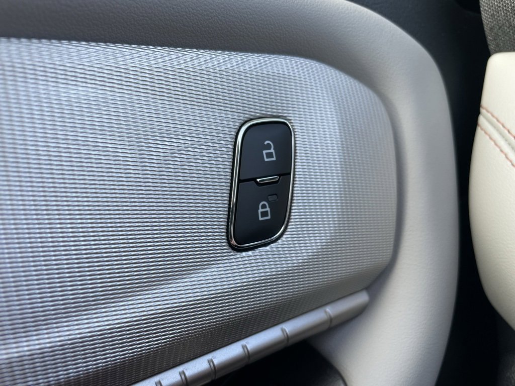 New 2026 Ford Explorer Active image 28