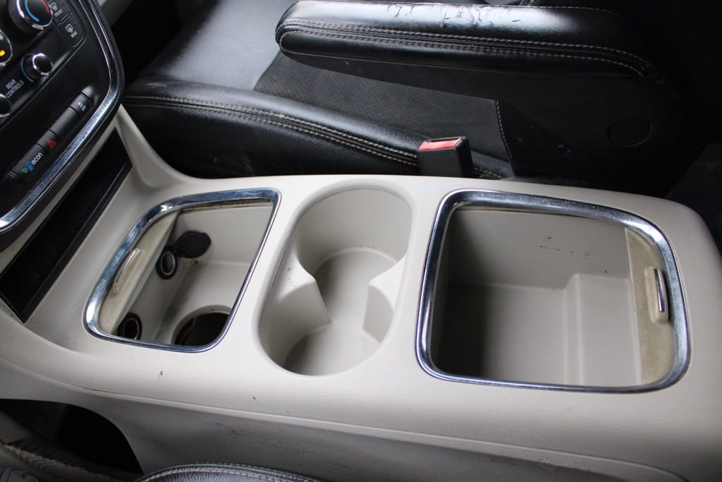 Used 2019 Dodge Grand Caravan SXT image 39