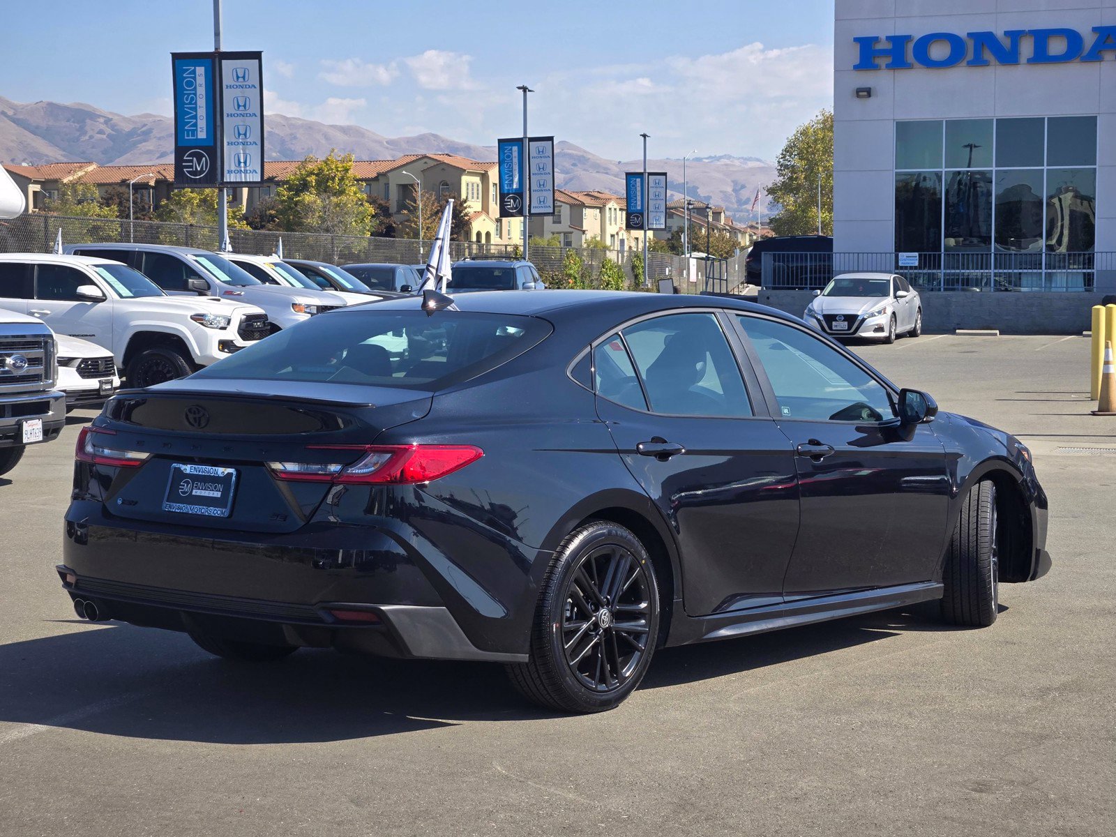 Used 2026 Toyota Camry SE FWD image 7