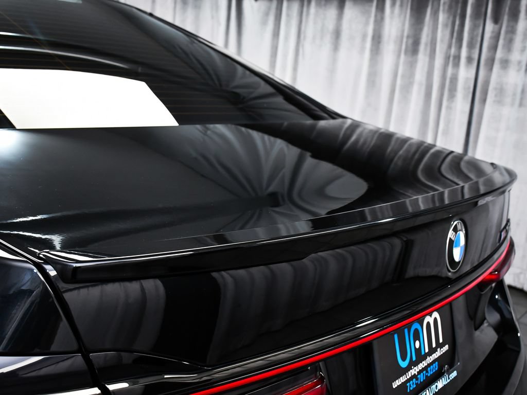 Used 2022 BMW M760i xDrive w/ Luxury Rear Seating Package AWD/4WD image 95
