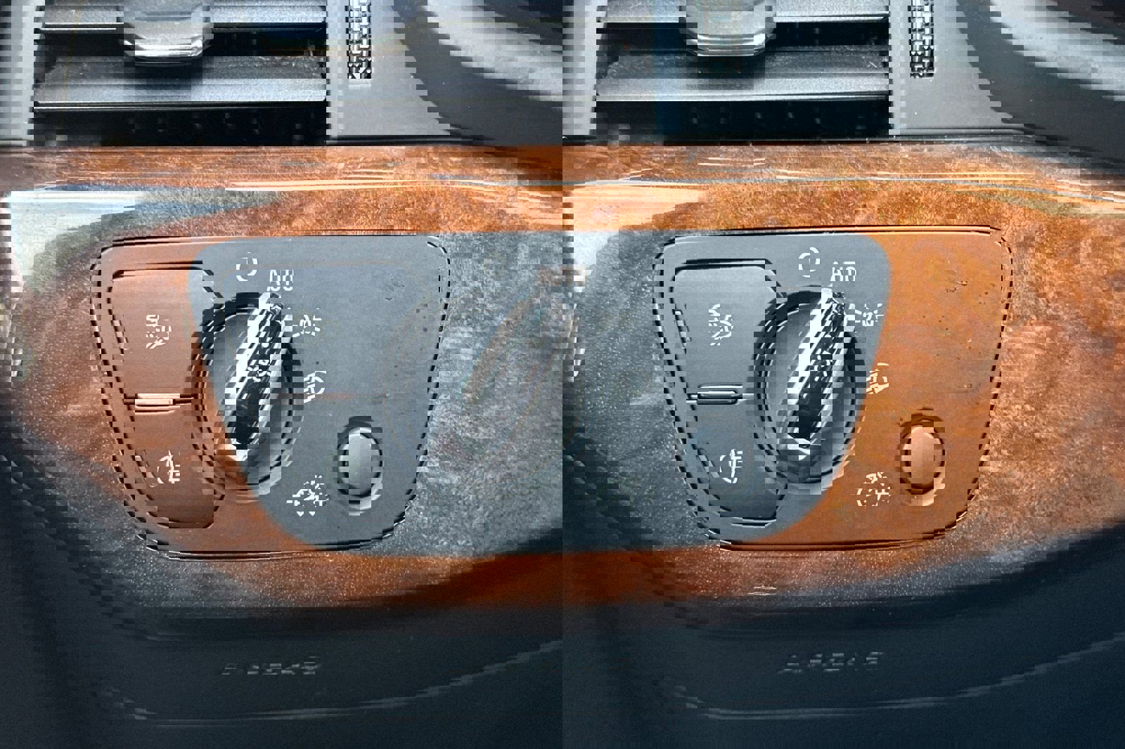 Used 2017 Audi A4 2.0T Premium w/ Audi MMI Navigation Plus image 31