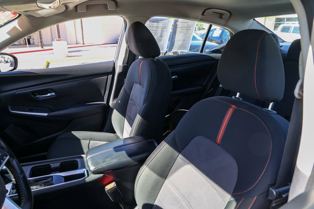 Used 2025 Nissan Sentra SR FWD image 16