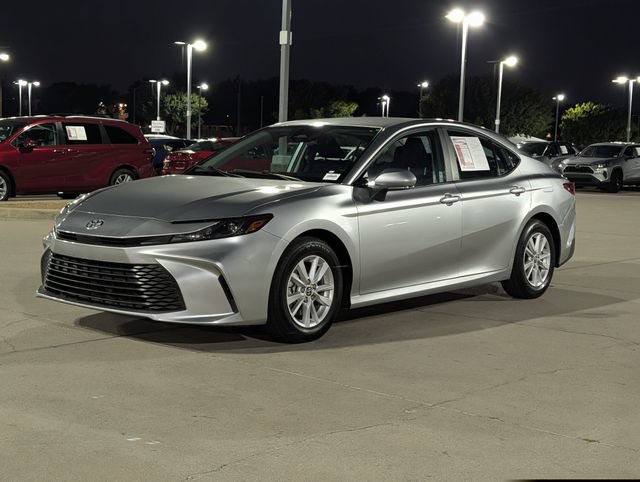 Used 2025 Toyota Camry LE FWD image 10