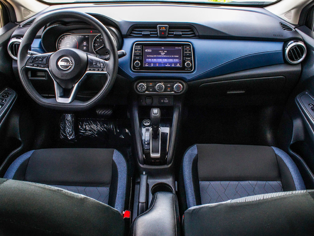 Used 2025 Nissan Versa SV FWD image 34