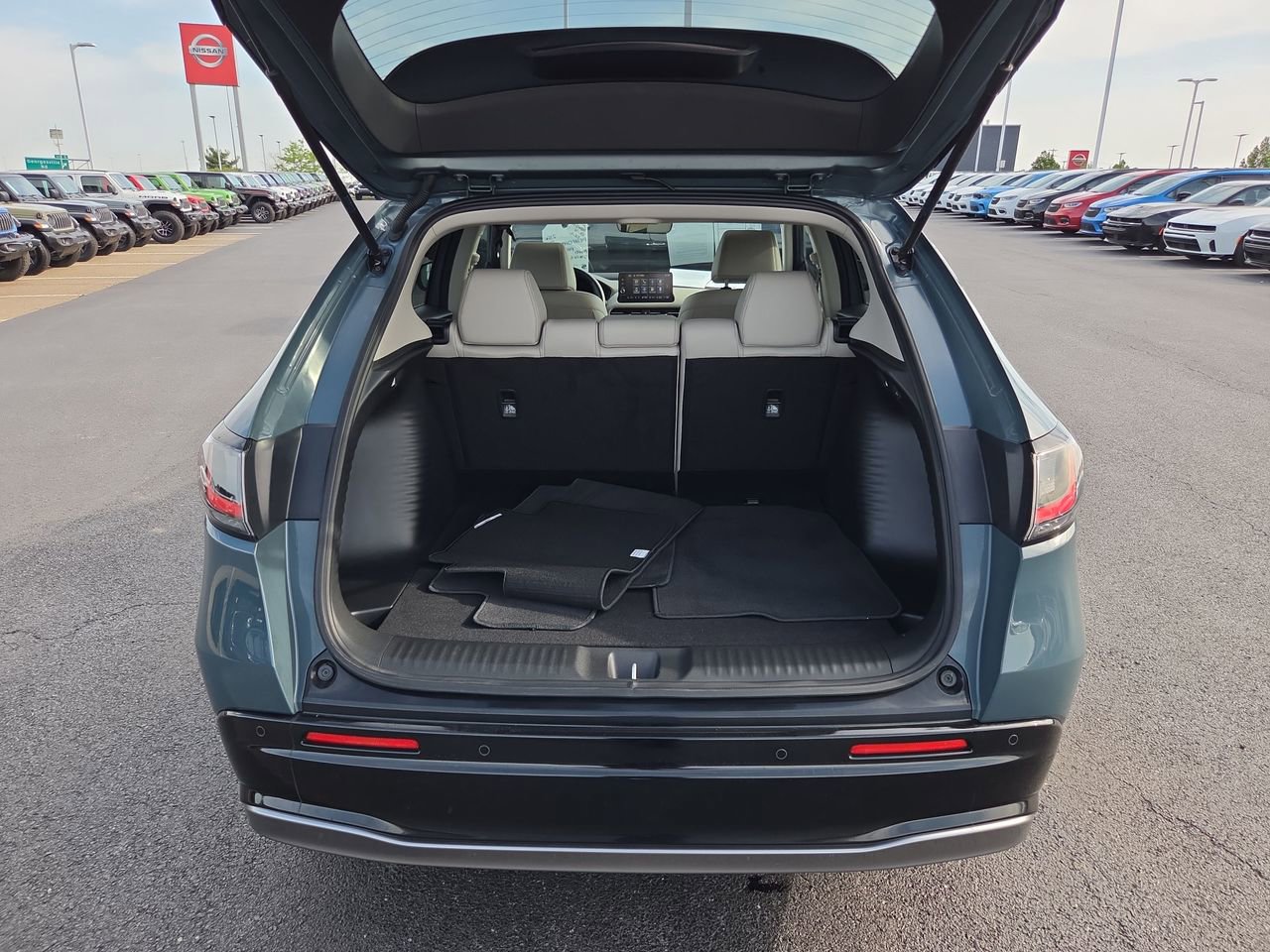 Used 2024 Honda HR-V EX-L image 11
