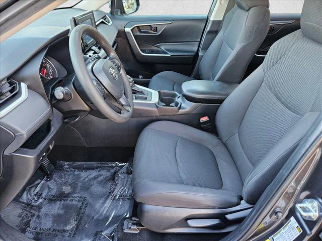 Used 2021 Toyota RAV4 LE image 15
